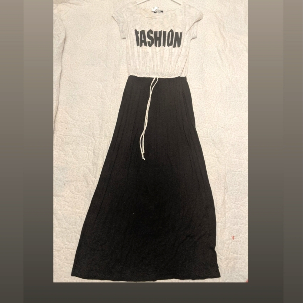 Wallpapher Maxi Dress | Size Small